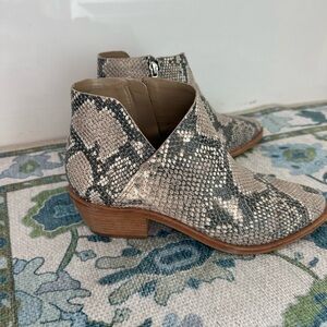 Sam Edelman Textured Ankle Booties - Black and Cream